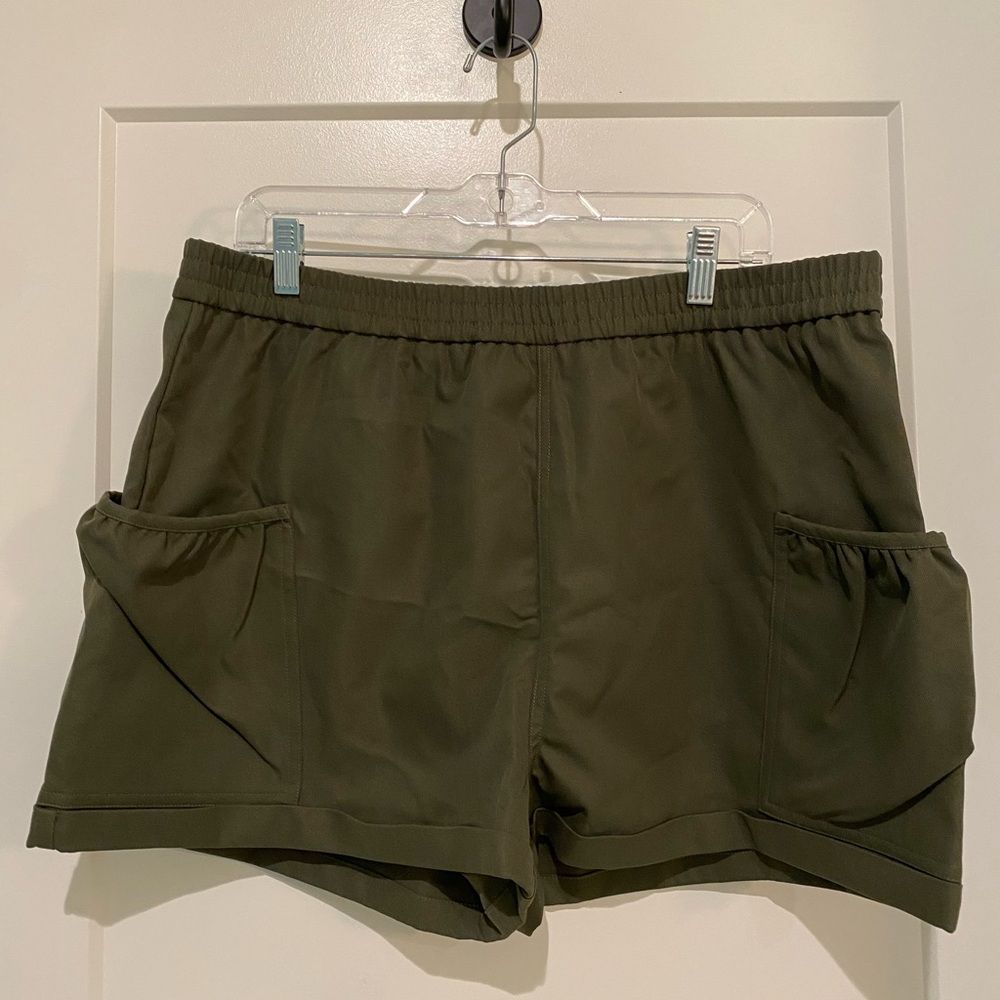 HALARA Olive High Waist Women's Shorts